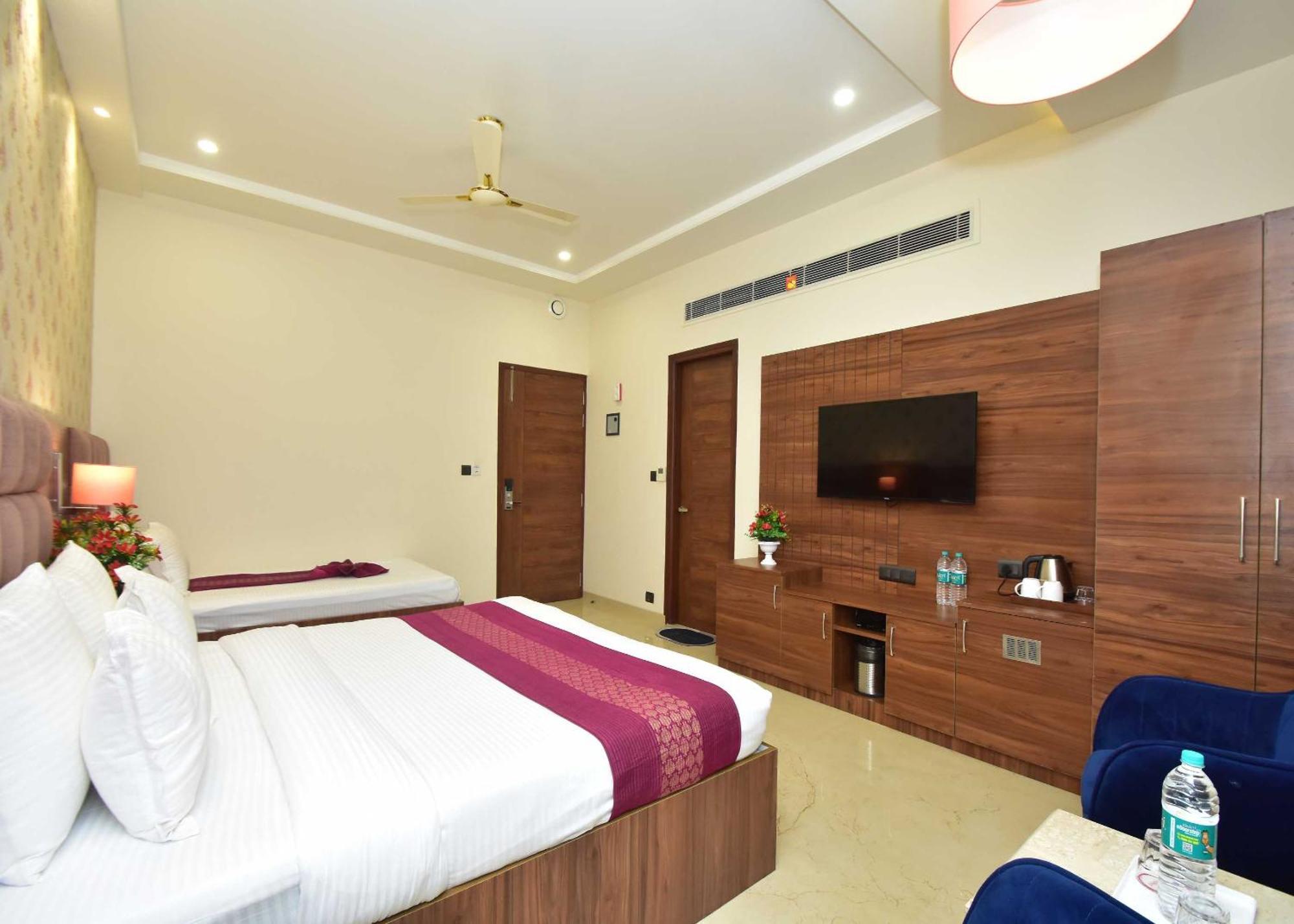 Hotel Shyamleela Khātu Exteriér fotografie