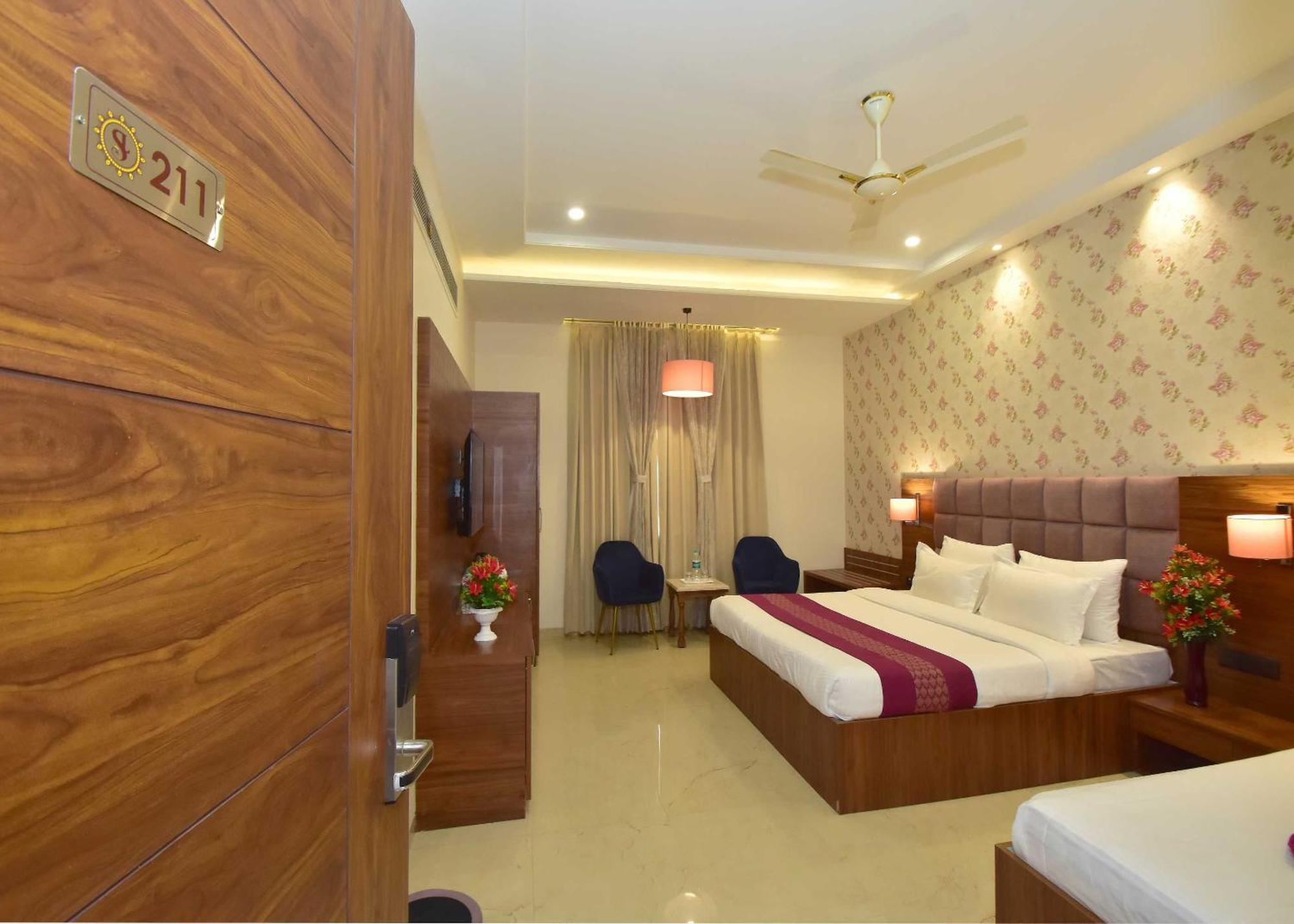 Hotel Shyamleela Khātu Exteriér fotografie