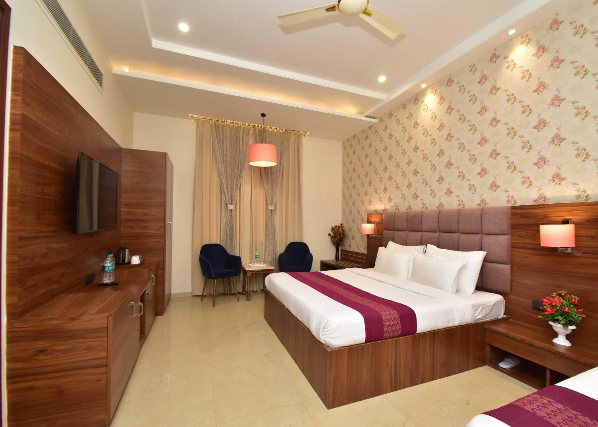 Hotel Shyamleela Khātu Exteriér fotografie