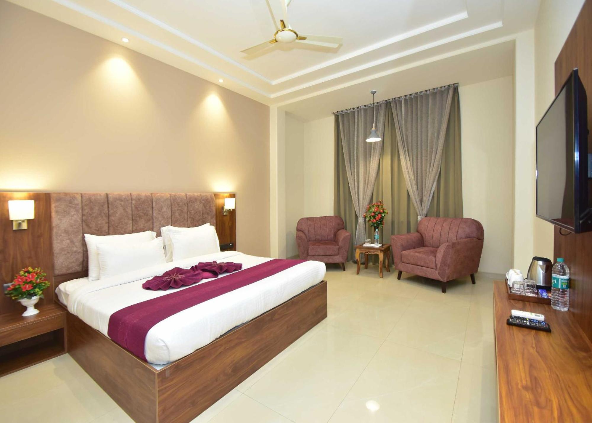 Hotel Shyamleela Khātu Exteriér fotografie