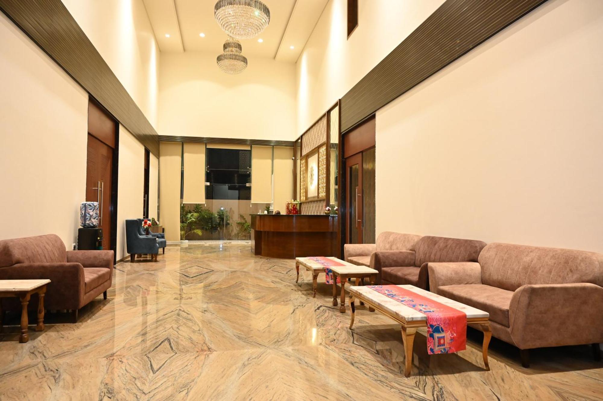 Hotel Shyamleela Khātu Exteriér fotografie